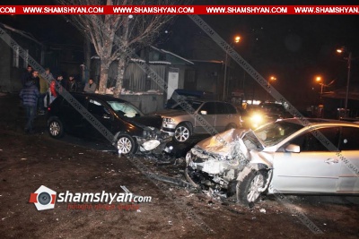 Խոշոր ու շղթայական ավտովթար Երևանում. Չարենցի փողոցում բախվել են Mazda-ն, Hyundai-ն և Volkswagen-ը. կան վիրավորներ. shamshyan.com
