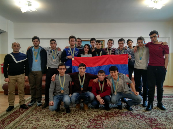 Հայաստանից մասնակցել է 16 աշակերտ, որոնցից 12-ն արժանացել են 4 արծաթե, 8 բրոնզե մեդալների