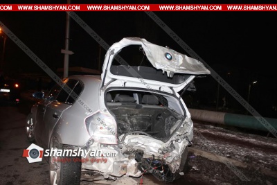 Խոշոր ավտովթար Երևանյան լճի կամրջի վրա. բախվել են BMW-ն, Renault-ն ու Ford-ը. կա 5 վիրավոր. shamshyan.com