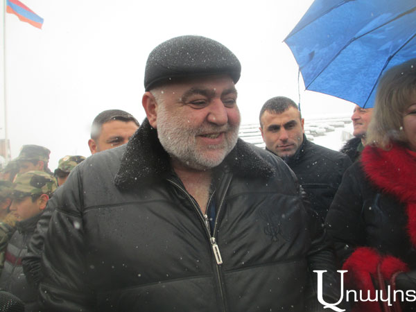 Սեյրան Սարոյանը ընտրակաշա՞ռք է բաժանում