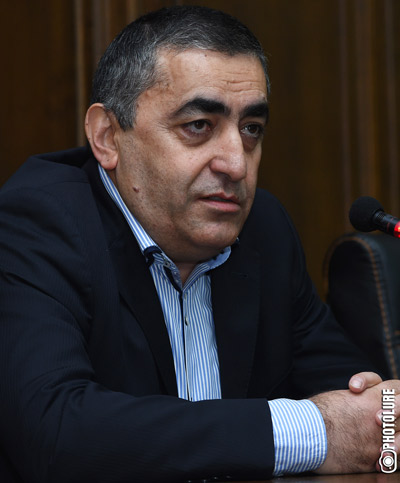 Արմեն Ռուստամյան. «Ոչ մեկին հլը 100 դոլար չեն տվել»