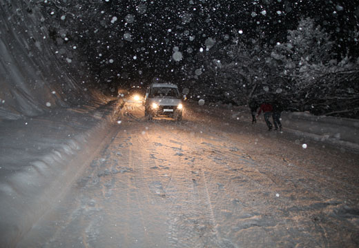 Որոշ ավտոճանապարհներին ձյուն է տեղում