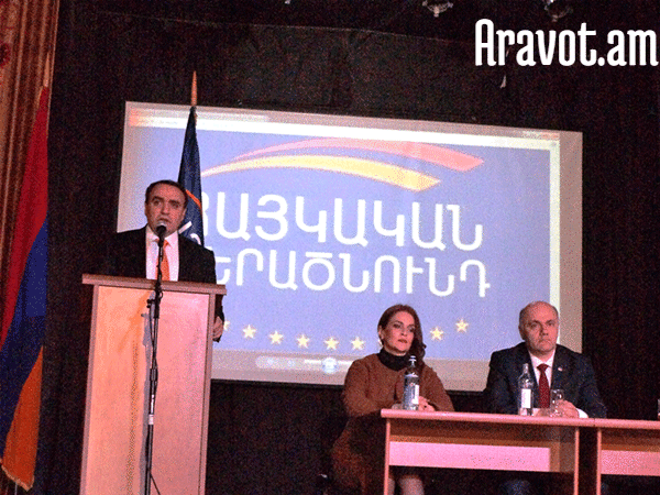 Արթուր Բաղդասարյանը հարց տվեց. դահլիճում բոլորը ձեռք բարձրացրին. (Տեսանյութ)