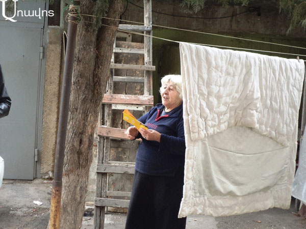 Տատիկը՝ Փաշինյանին. «Չե՜ս հիշում, բայց չեմ ուզում արտահայտվել» (Ֆոտոշարք, տեսանյութ)