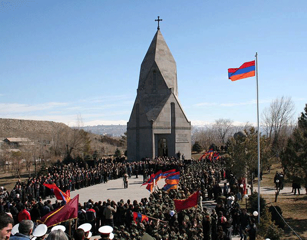 «Մամաս նեղացել էր, հետս մի շաբաթ չէր խոսում», պատմում է ապրիլյան օրերի կամավորականը