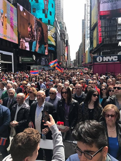 Հայ ըմբիշներն ու ընդդիմադիր գործիչը Նյու-Յորքում բողոքի ցույցի էին մասնակցում (ֆոտոշարք)