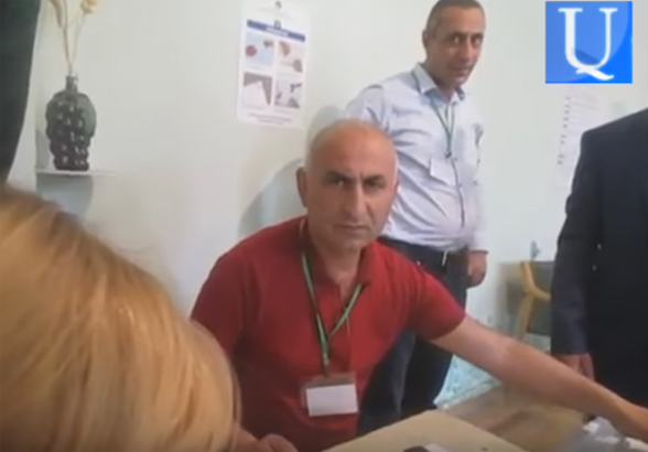 «Հայկական վերածննդի» անդամը սպառնաց Aravot.am-ի լրագրողին գործից հանել տալ. (Տեսանյութ)