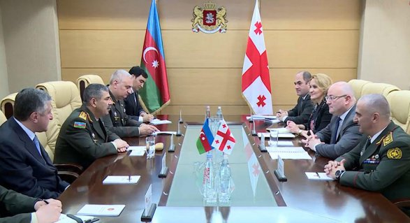 Վրաստանի վարչապետն ընդունել է Ադրբեջանի պաշտպանության նախարարին