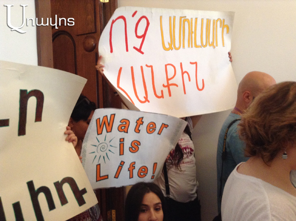 «Օֆշորի գործով փաստաբան, ո՞նց եք, իզուր մի չարչարվեք». Ամուլսարի հանքի գործով դատական նիստն էր (Տեսանյութ)