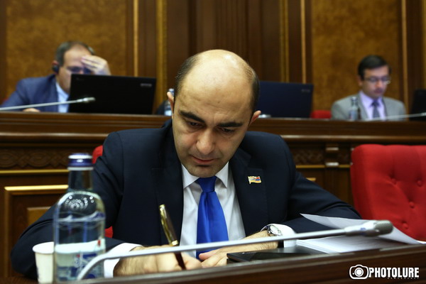 Էդմոն Մարուքյանը գլխավոր դատախազին հարցրեց Հաց բերողի, Լոռիում սպանությունների եւ ոստիկաններին չդատելու մասին (Տեսանյութ)