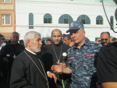 Հոգեւորականները ցույցերի վայրում են
