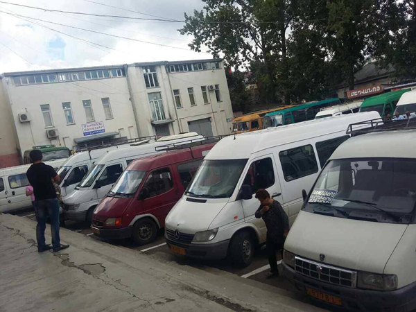 2017թ. առաջին կիսամյակում «Կենտրոնական ավտոկայան» ՓԲԸ կողմից դեպի Հայաստանի Հանրապետություն իրականացվել է 1677 երթ