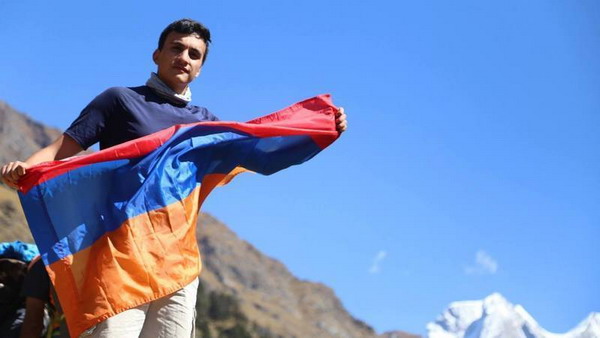 Հնդկաստանի Մահինդրա քոլեջի սովորող Վազգեն Անանյանն Արցախում է ծառայելու