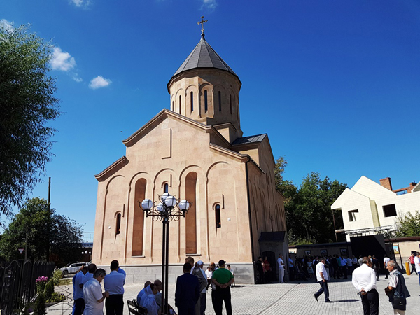 Ռուսաստանի Վլադիմիր քաղաքում հայկական եկեղեցի է օծվել, որի երեսպատման համար Հայաստանից 250 տոննա տուֆ է բերվել (Տեսանյութ)
