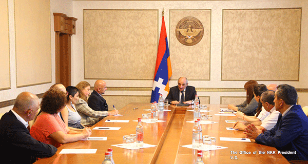 Բակո Սահակյանը անց է կացրել քաղաքական խորհրդակցություններ