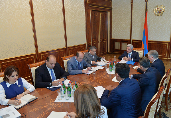 Նախագահը խորհրդակցություն է անցկացրել հայ-չեխական և հայ-սլովակյան տնտեսական համագործակցության օրակարգի հարցերի շուրջ