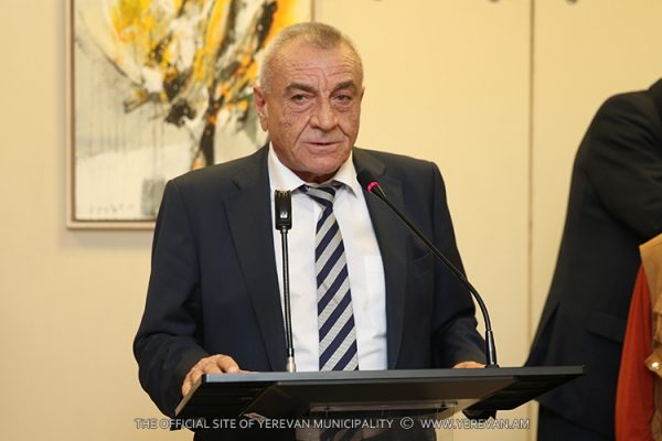 «Մեր գրականության ու պատմության վրայից քերեցին մաշկը, մեր լեզուն դարձրին կամընտրական». Սերժ Սրապիոնյան