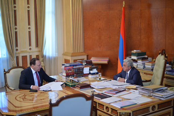 Կադաստրի պետական կոմիտեի նախագահին հանձնարարվել է քննարկել ՀՀ հյուպատոսական հիմնարկներում կադաստրի սպասարկման գրասենյակներին բնորոշ գործառույթների իրականացման համար անհրաժեշտ միջոցների ստեղծման հնարավորությունները