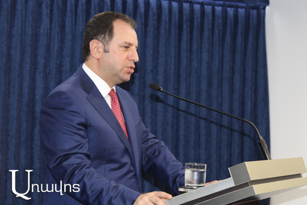 «Նախընտրում եմ զենքը ցույց տալ զորահանդեսների ժամանակ». Պաշտպանության նախարար (Տեսանյութ)