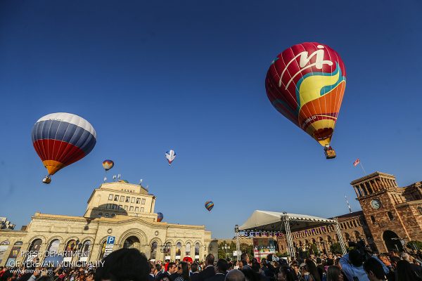 «Բացահայտիր Հայաստանը երկնքից» խորագրով օդագնացության միջազգային փառատոն` Հանրապետության հրապարակից