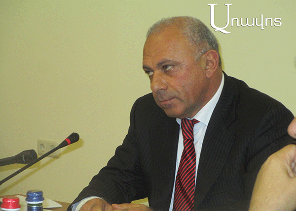 ԱԺ պաշտպանության հանձնաժողովի նիստը չկայացավ. Ոչ Վիգեն Սարգսյանը, ոչ հանձնաժողովի 8 պատգամավոր չէին եկել (Տեսանյութ)