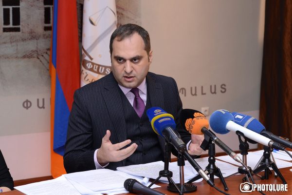 Զոհրաբյանը հորդորում է Վահե Գրիգորյանին կուռք չսարքել եւ ասում՝ «Չկա բացարձակ իմաստուն մարդ» (Տեսանյութ)