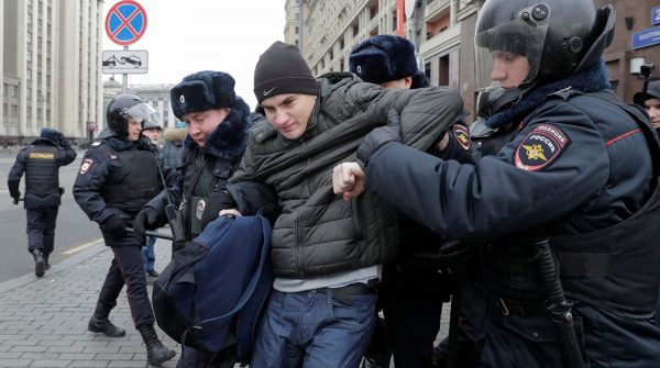 Ռուսաստանի յոթ քաղաքներում զանգվածային ձերբակալություններ են