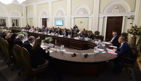 Իբրեւ բողոքի նշան՝ հայկական պատվիրակությունը լքել է Վեհաժողովի դահլիճը