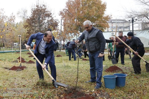 «Բոլորն են հիշում, որ այս այգու տարածքում ուզում էին բազմաբնակարան շենք կառուցել». Տարոն Մարգարյան