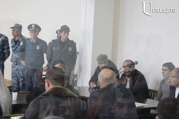 «Ողորմելի՜». Արայիկ Խանդոյանին զայրացրեց դատախազի վարքագիծը (Տեսանյութ)
