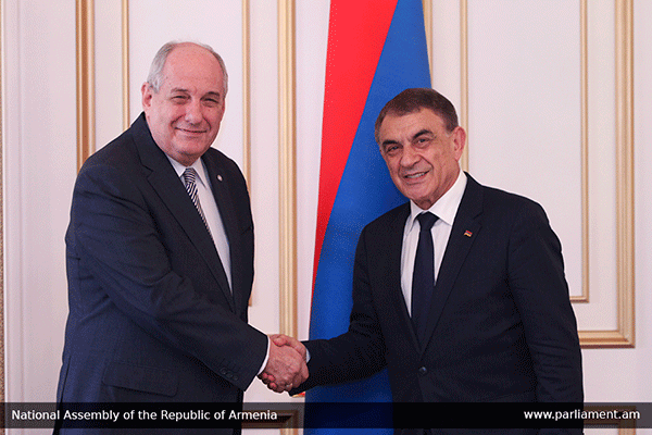 ՀՀ ԱԺ նախագահն կարևորել է Հայաստանի եւ Հունաստանի միջեւ հարաբերությունների ամրապնդումը