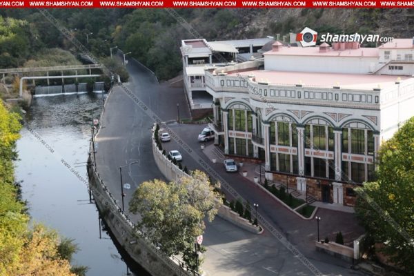 «Ֆլորենս» ռեստորանային համալիրի մոտակայքում ավտոմեքենան ընկել էր գետը և գետի հունով շարժվում է դեպի Դավիթաշենի կամուրջ