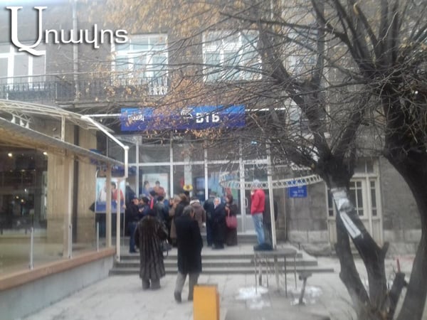 Օրվա կադրը․թոշակի հերթ՝ Գյումրվա սառնամանիքին