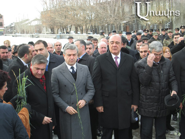 «Մարդն էկել է, չեք թողնում երեսը տեսնինք»․ Գյումրիում էր վարչապետը (Տեսանյութ, ֆոտոշարք)