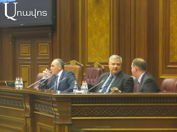 «Պատգամավորների ունակությունները պետք է բարձր լինեն, որ սա աշխատի». Անվտանգության փորձագետը՝ ԶՈՒ-ին վերահսկելու մասին