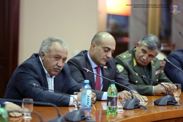 Մոսկվայի օդանավակայանում Բաբլոյանի եւ մեր պատգամավորների գոտիները հանել են ու խուզարկել