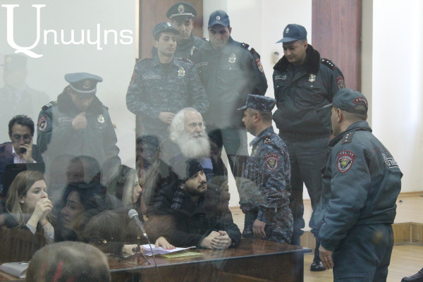 «Դու ես, արա՜». «Սասնա ծռերն» ու դատախազները վիրավորեցին իրար (Տեսանյութ)