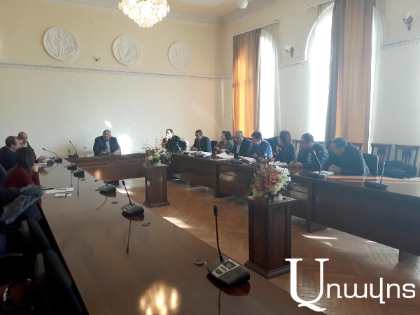 Վանաձորի 2018 թվականի տարեկան բյուջեի քննարկումը հետաքրքրել էր ավագանու միայն մի քանի անդամների (Տեսանյութ)