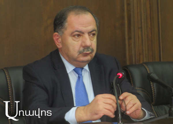 «Կանաչ ժիգուլի հրելը չեմ կարծում, որ կրեատիվ մտածողություն է, այն էլ ջորի՝ անպտուղ կենդանի». Աղվան Վարդանյանը՝ «Ելքին»
