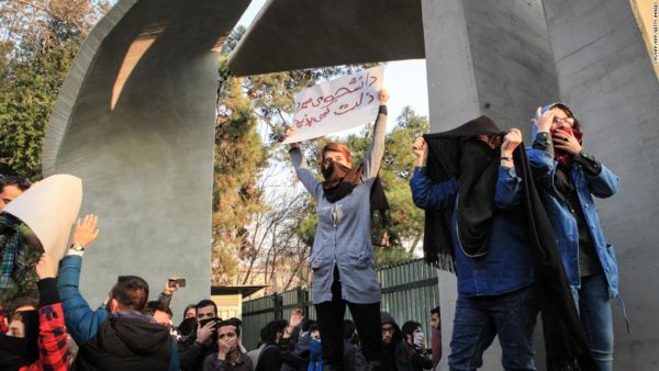 Իրանի նախագահ Ռուհանին միասնության կոչ է անում, քանի որ մահվան դեպքերն աճում են (Տեսանյութ)