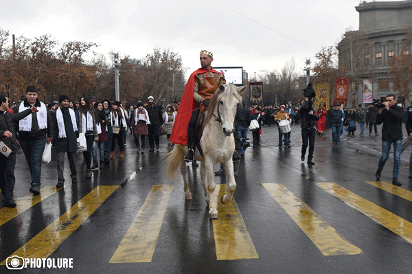 Սուրբ Սարգսի տոնը՝ Երևանում (ֆոտոշարք)
