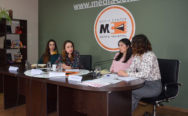 Բժիշկները գաղտնապահությունը խախտում են. ՄԻԱՎ կարգավիճակի մասին այլոց ներկայությամբ են հայտնում