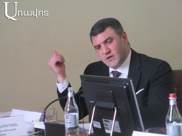 Ուզում եք՝ 200 հատ նախագիծ բերեք հայտարարության, քանի իրավական հիմքեր չկան այդ գործերը վերաբացվելու՝ չի լինելու. Կոստանյանը՝ Փաշինյանին. (Տեսանյութ)
