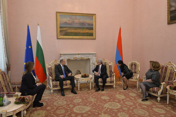 Նախագահի նստավայրում տեղի է ունեցել Բուլղարիայի նախագահ Ռումեն Ռադևի հրաժեշտի արարողությունը