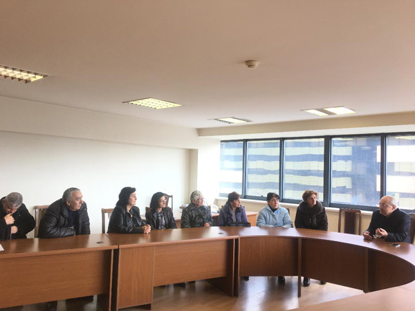 «Նաիրիտ»-ի նախկին աշխատակիցները Վազգեն Մանուկյանին դժգոհել են, որ ՀՀ կառավարությունից չեն արձագանքում իրենց նամակներին, չեն հանդիպում իրենց հետ և լսում իրենց հուզող հարցերը