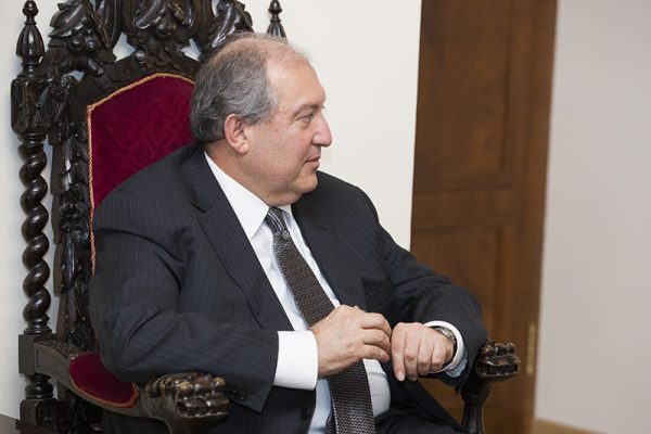 Արմեն Սարգսյանն ընդունեց կառավարության հրաժարականը
