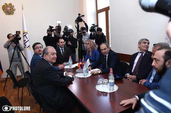 «Այդ թուղթը բերեք՝ վերջացնենք, սա ձեզ անընդհատ հետապնդելու է». Փաշինյանը՝ Արմեն Սարգսյանին