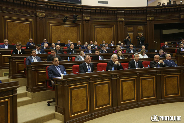 «Նոր հասկացա՞ն, որ հակասում է». Նաիրա Զոհրաբյանը ՀՀԿ պատգամավորներին «անհասկանալի համույթ» անվանեց