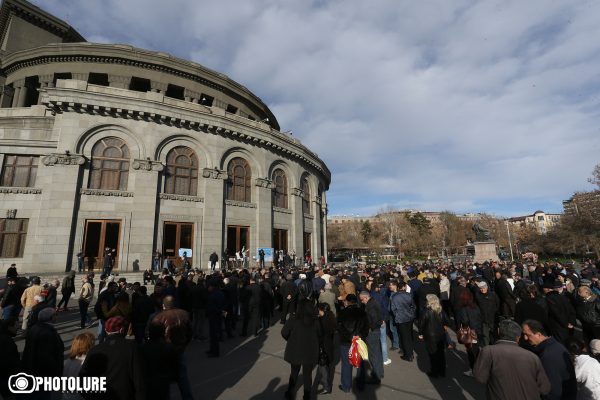 Մարտիրոսյան. «Ժամանակավոր կառավարությունը նախաձեռնելու է նոր Սահմանադրություն»