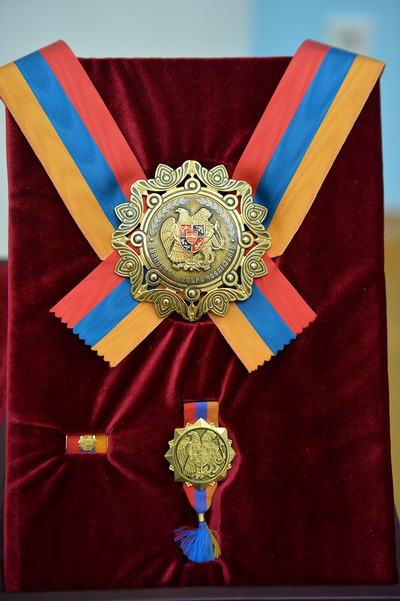 Ազգային հերոս. կոչու՞մ, թե՞ պարգեւ